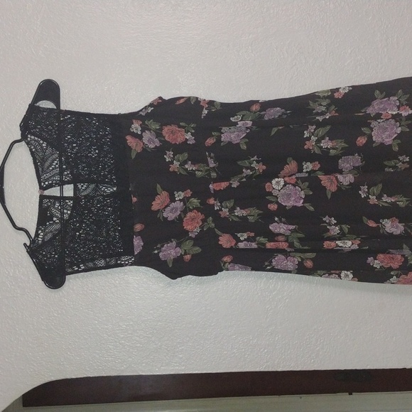 Torrid black floral midi Flowy Lightweight Dress 0/L - Picture 6 of 7